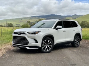 2024 Toyota Highlander 